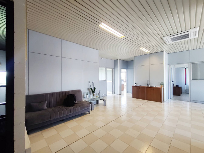 Studio/Ufficio in affitto a Opera