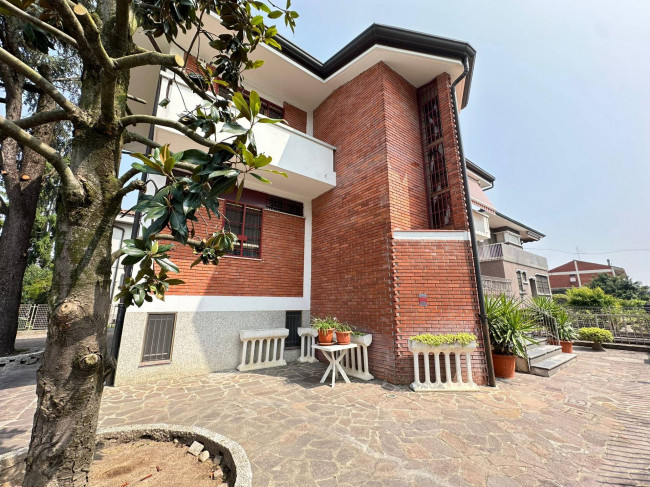 Villa in vendita a Locate di Triulzi