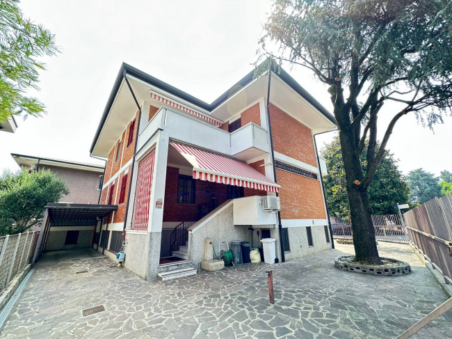 Villa in vendita a Locate di Triulzi