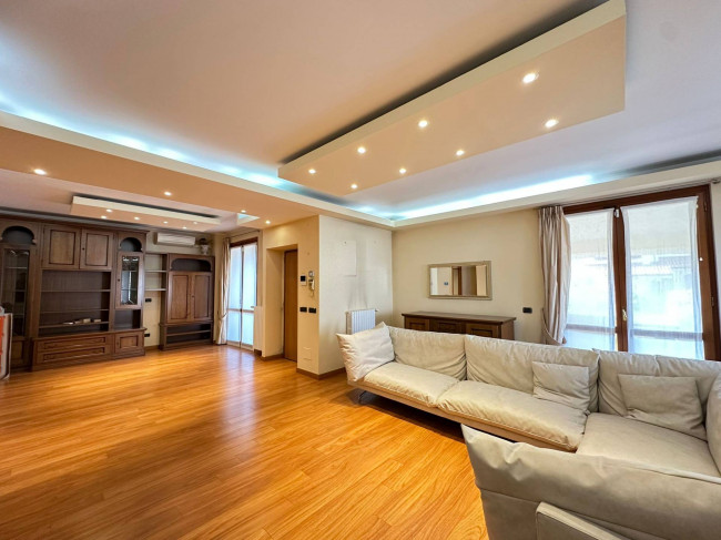 Villa in vendita a Calvignasco