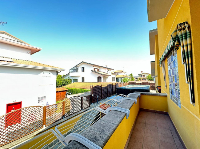 Villa in vendita a Calvignasco