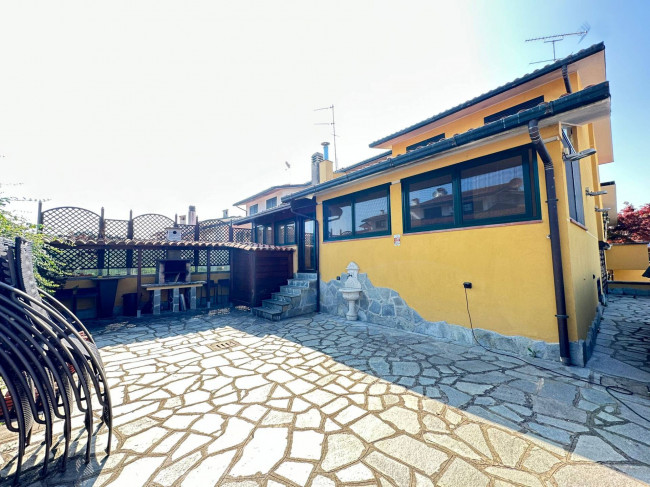 Villa in vendita a Calvignasco