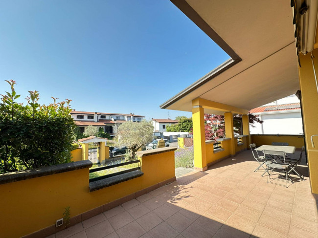 Villa in vendita a Calvignasco