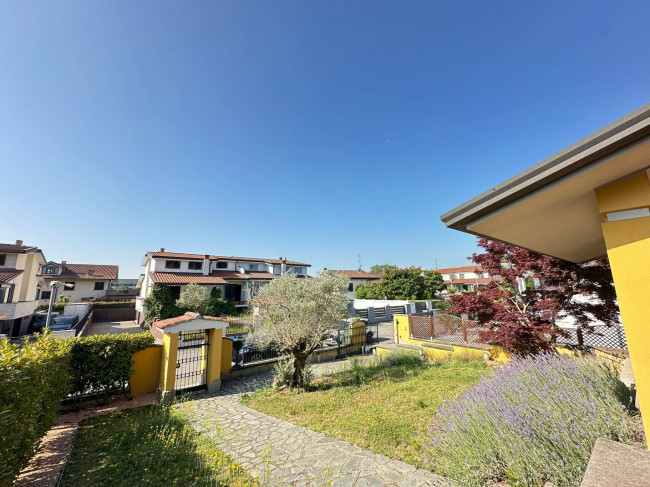 Villa in vendita a Calvignasco