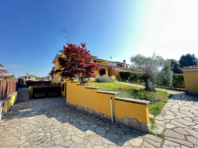 Villa in vendita a Calvignasco