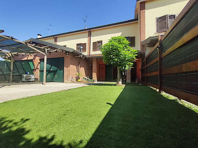 Villette a schiera in vendita a Rognano