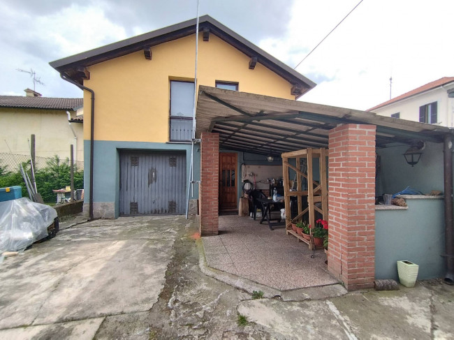 Casa singola in vendita a Bornasco