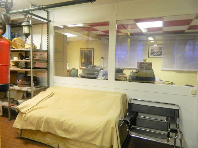 Locale commerciale in vendita a Rozzano