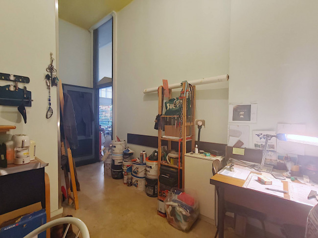 Locale commerciale in vendita a Rozzano