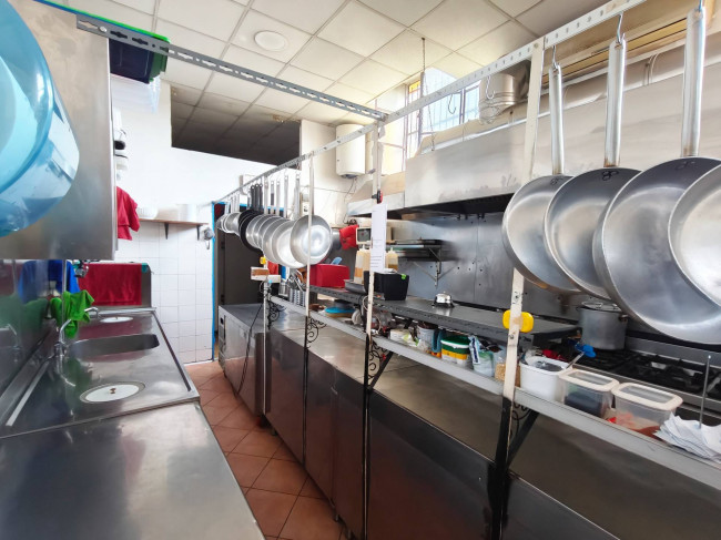 Attività commerciale in vendita a Melegnano