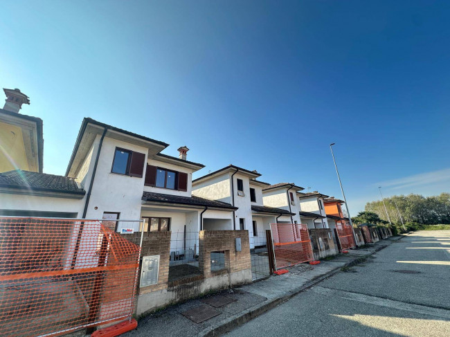 Villette a schiera in vendita a Roncaro