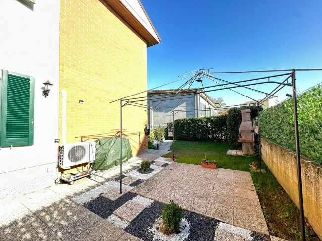 Appartamento in vendita a Lardirago