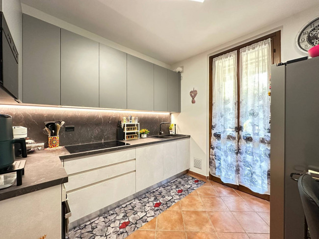 Appartamento in vendita a Lardirago