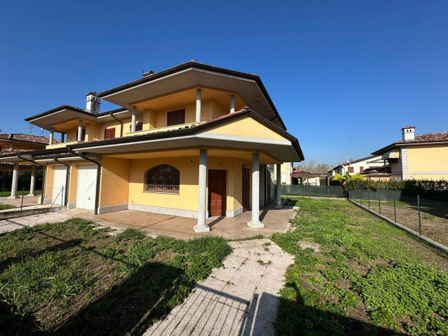 Villa in vendita a Roncaro
