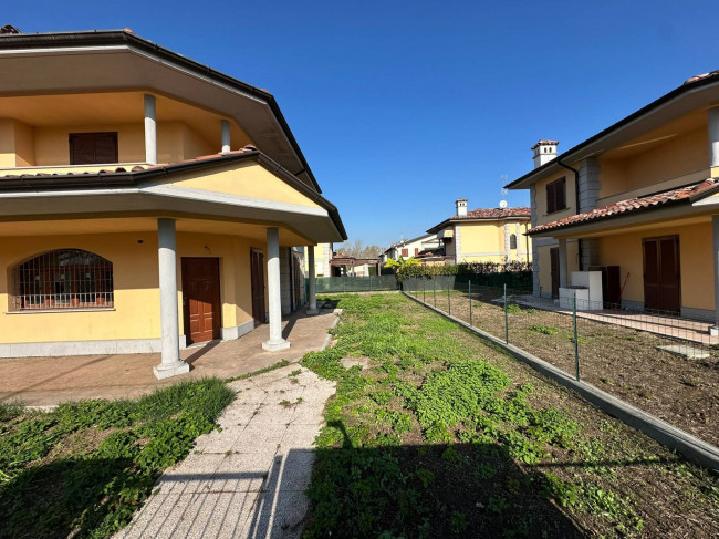 Villa in vendita a Roncaro