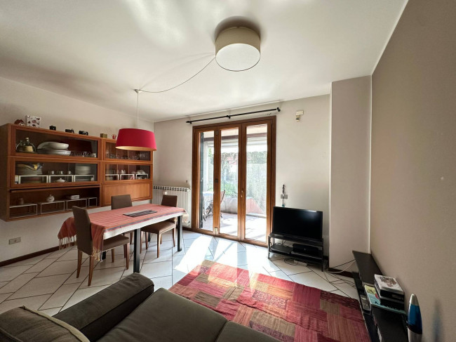 Villette a schiera in vendita a Opera