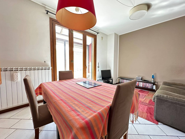 Villette a schiera in vendita a Opera