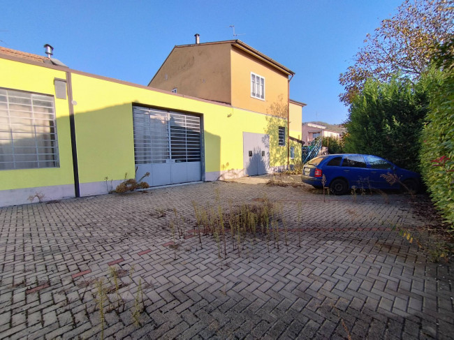 Capannone in vendita a Broni