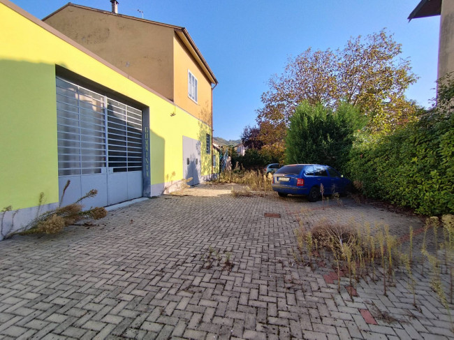 Capannone in vendita a Broni