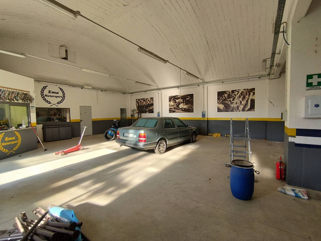 Capannone in vendita a Broni