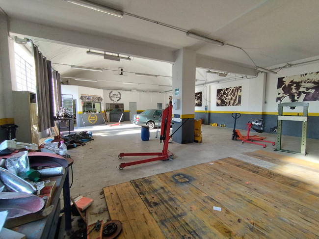 Capannone in vendita a Broni