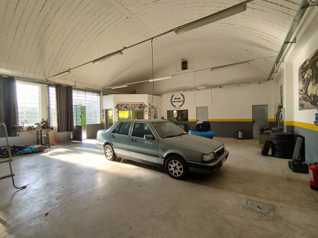 Capannone in vendita a Broni