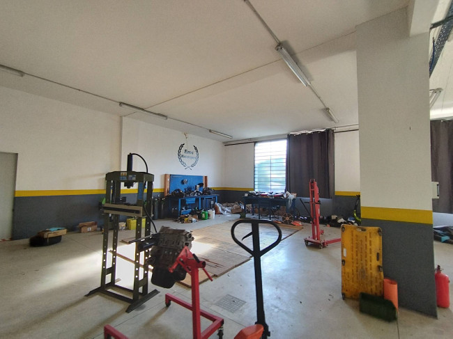 Capannone in vendita a Broni