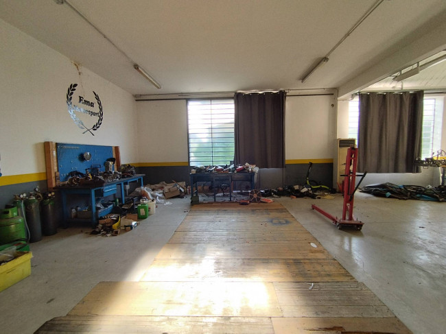 Capannone in vendita a Broni