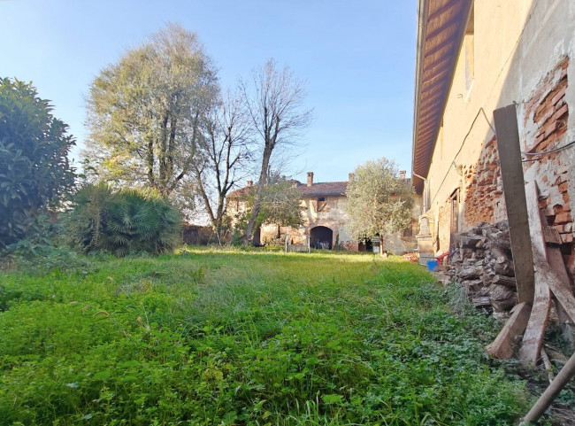 Rustico in vendita a Bornasco
