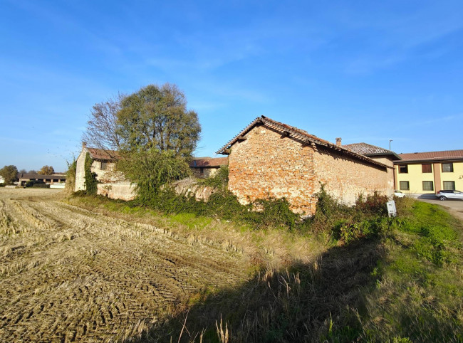 Rustico in vendita a Bornasco