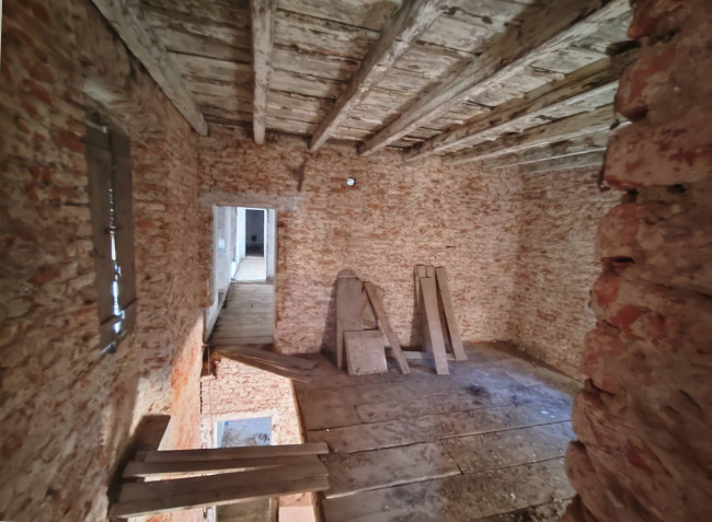 Rustico in vendita a Bornasco