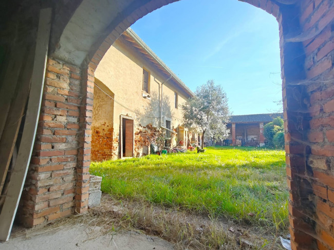 Rustico in vendita a Bornasco
