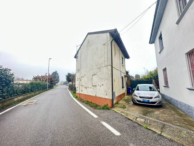 Appartamento in vendita a Vellezzo Bellini