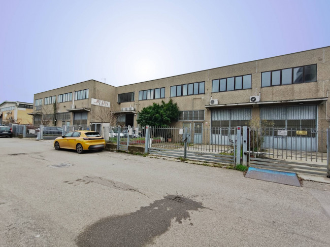 Capannone in vendita a Pieve Emanuele