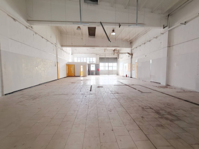 Capannone in vendita a Pieve Emanuele