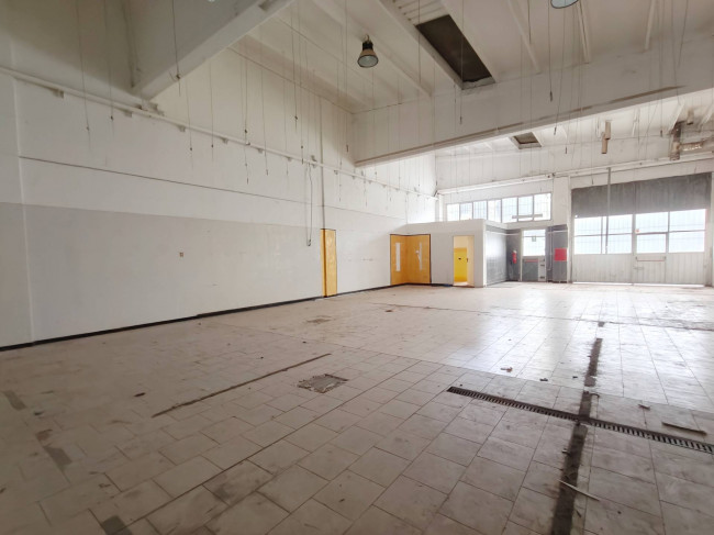 Capannone in vendita a Pieve Emanuele