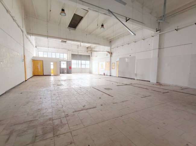 Capannone in vendita a Pieve Emanuele