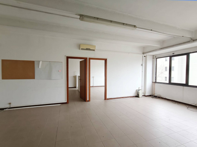 Capannone in vendita a Pieve Emanuele