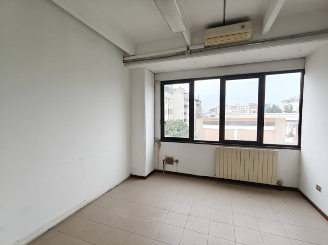 Capannone in vendita a Pieve Emanuele