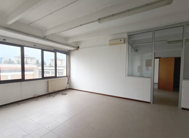 Capannone in vendita a Pieve Emanuele