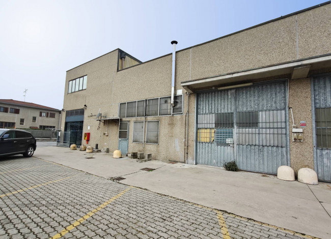 Capannone in vendita a Pieve Emanuele