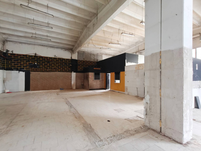 Capannone in vendita a Pieve Emanuele