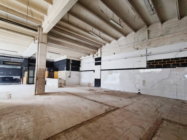 Capannone in vendita a Pieve Emanuele