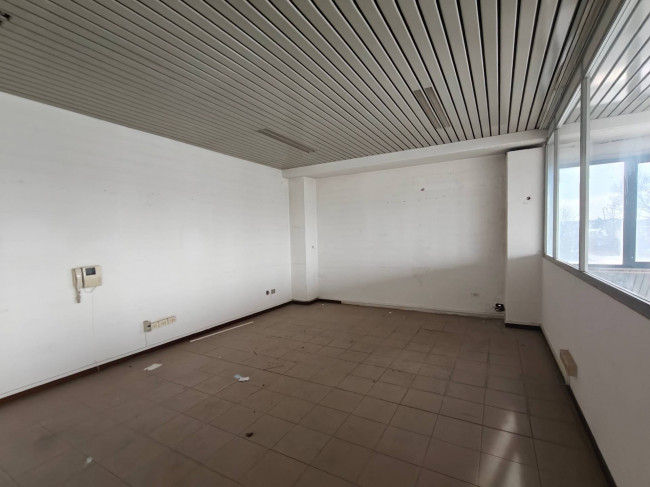 Capannone in vendita a Pieve Emanuele