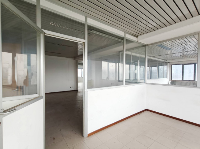 Capannone in vendita a Pieve Emanuele