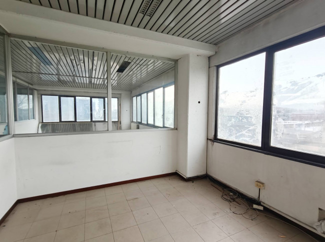 Capannone in vendita a Pieve Emanuele