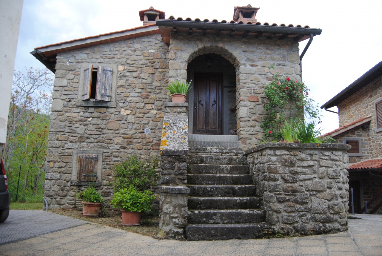 Palazzo in vendita a Ortignano Raggiolo (AR)
