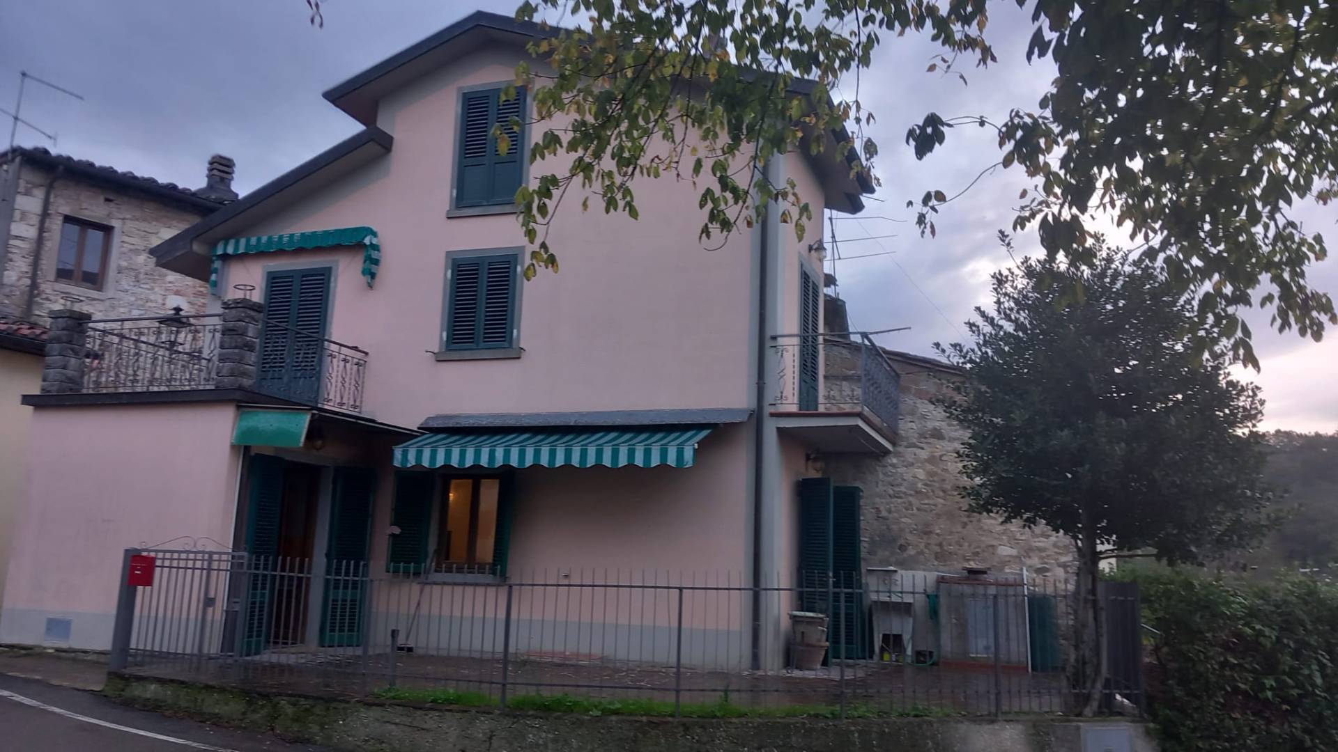 Casa indipendente in vendita a Terrossola, Bibbiena (AR)