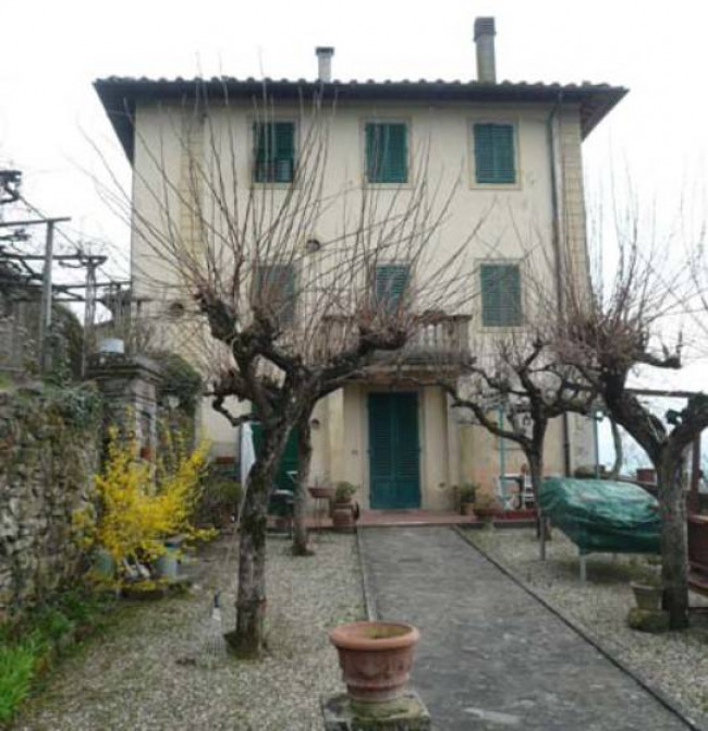 Villa in vendita a Pelago (FI)