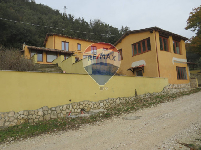 Casa singola in vendita a Narni